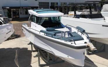 Axopar 29 XC Cross Cabin Ema