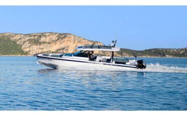 Axopar 37 XC Cross Cabin PARALOS