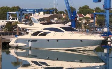 Azimut 50 Fly, Lena