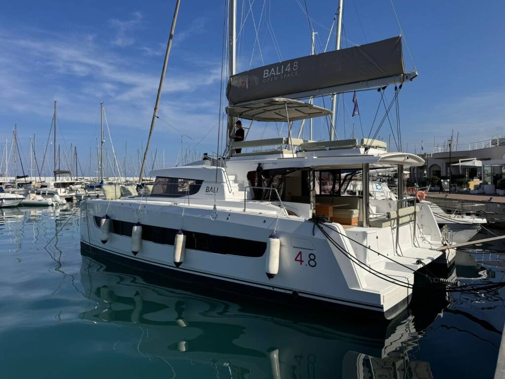 Bali 4.8 Silver Dolphin, Silver Dolphin