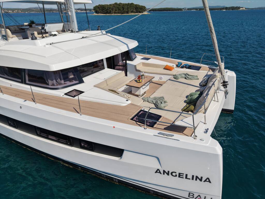 Bali 5.8, Angelina