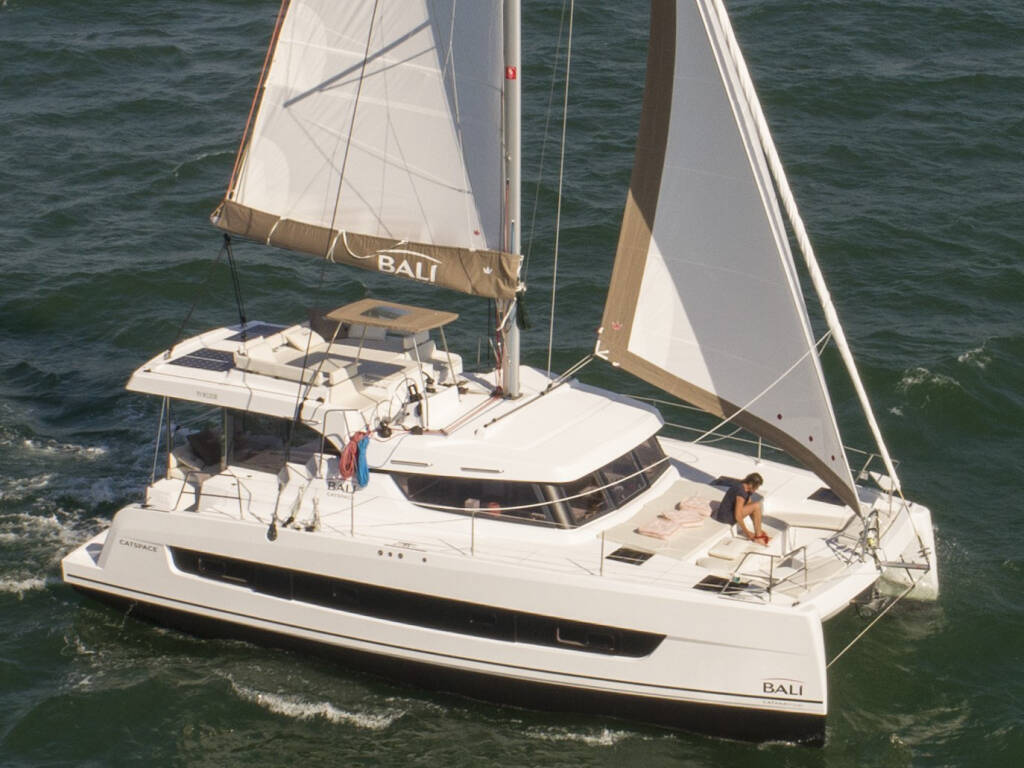 Bali Catspace, Hélios III