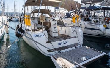 Bavaria 33 Cruiser, Brizo