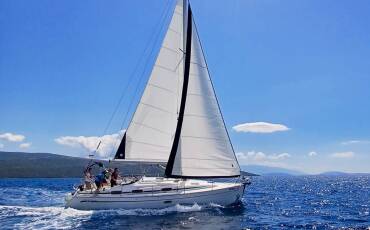 Bavaria 37 Cruiser, Funky