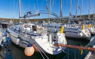 Bavaria 37 Cruiser, Funky