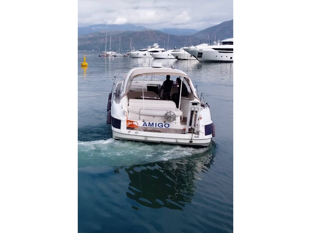 Bavaria 37 Sport, Amigo
