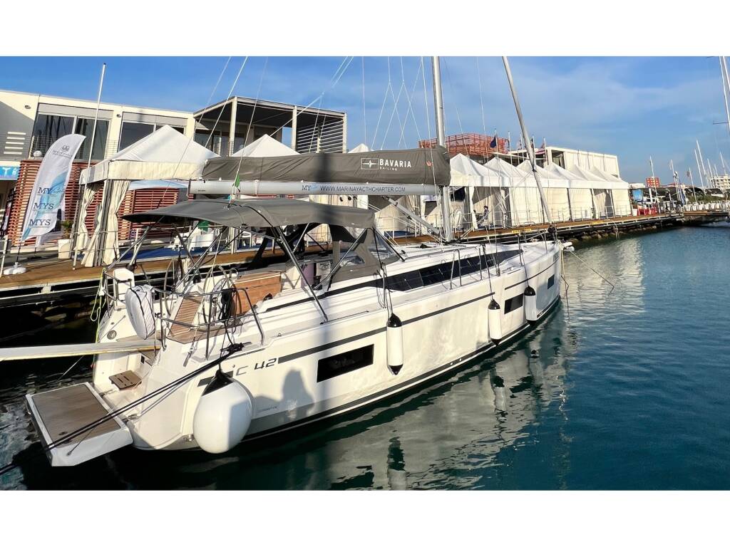 Bavaria C42, 