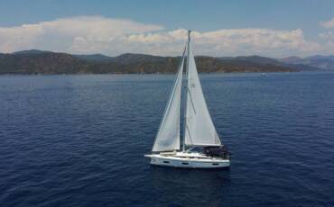 Bavaria C42, Selene