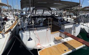 Bavaria C46, Ara