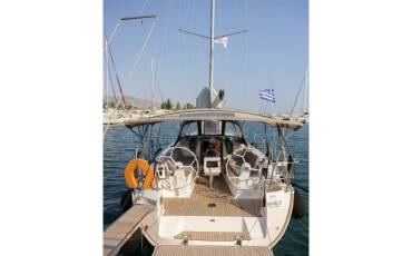 Bavaria Cruiser 37, 