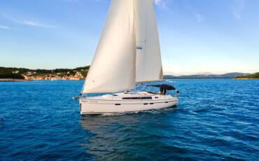 Bavaria Cruiser 46, White Star