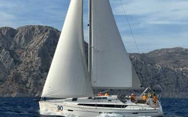 Bavaria Cruiser 46, Classy