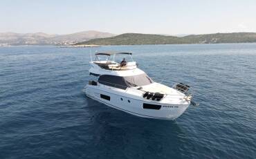 Bavaria Virtess 420, Lana