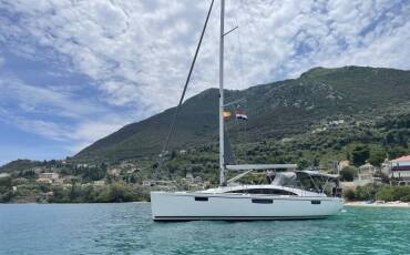 Bavaria Vision 42, NEW