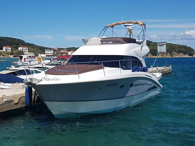 Beneteau Antares 42, Santin