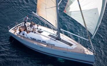 Beneteau First 45, Urania