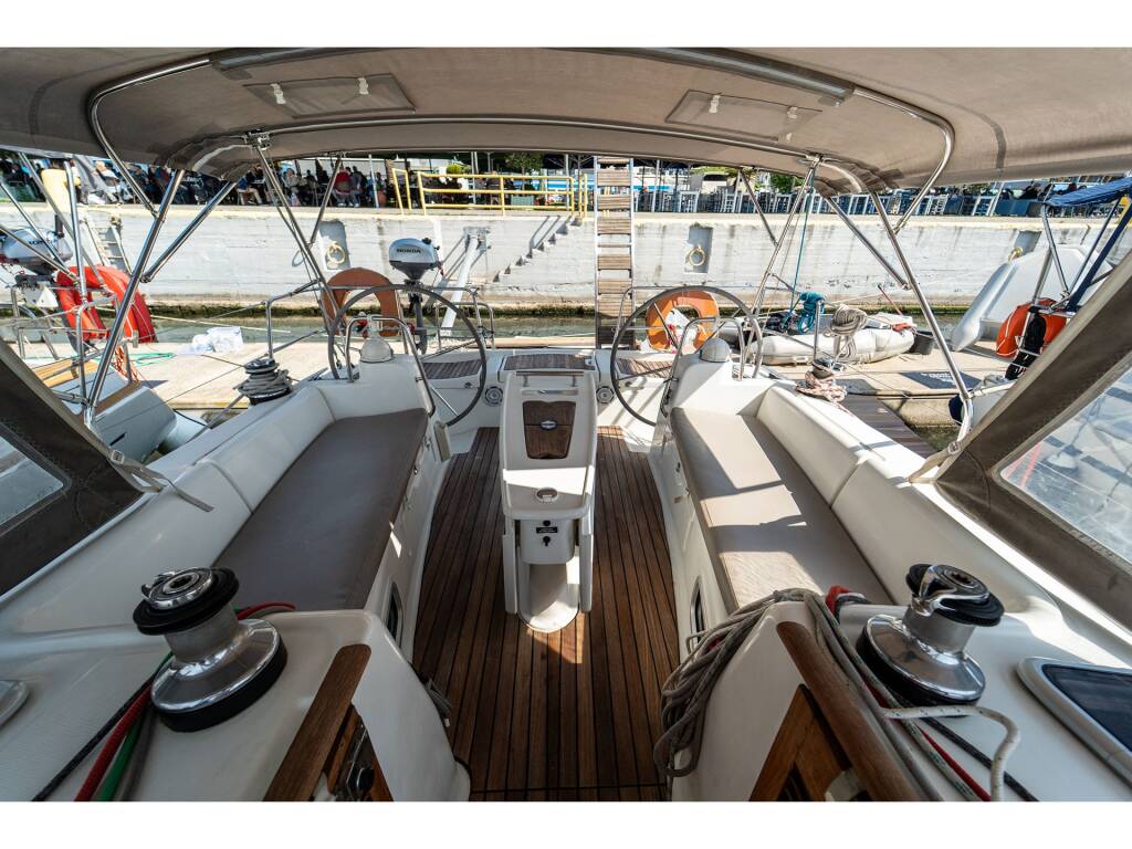 Beneteau Oceanis 43, Errika