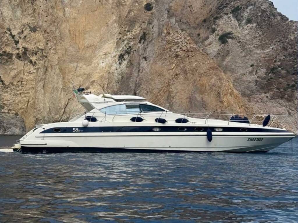Conam 58S Hard Top, Ludos