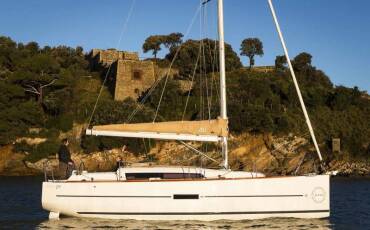 Dufour 310 GL Expensive Toy