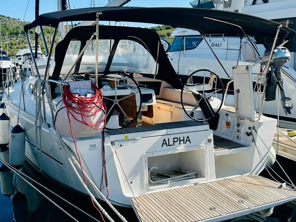 Dufour 360 GL, Alpha