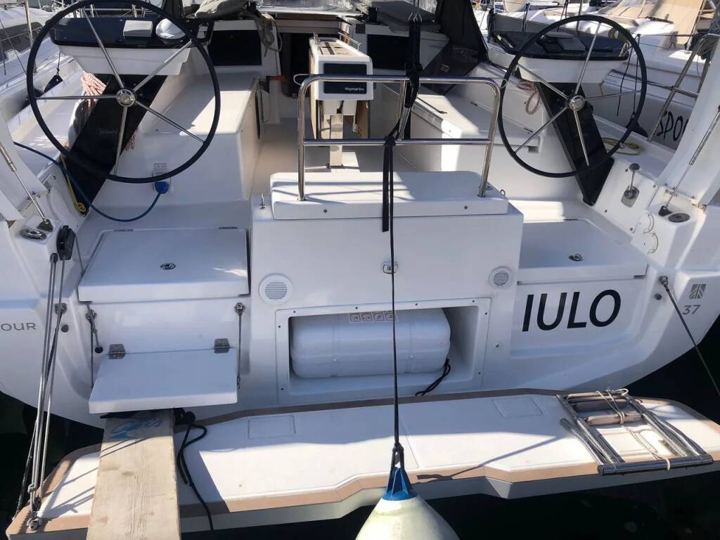 Dufour 37, Iulo