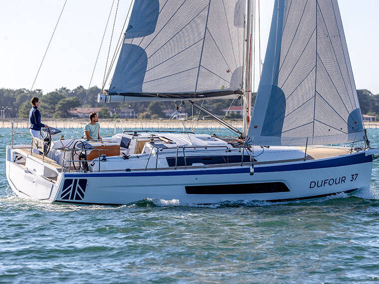 Dufour 37, Affio