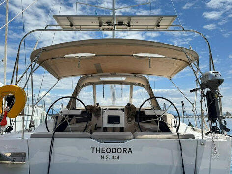 Dufour 390, Theodora