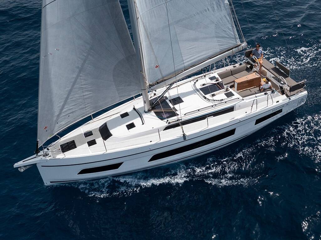Dufour 41, Madona