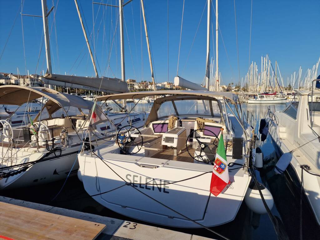 Dufour 430, no name