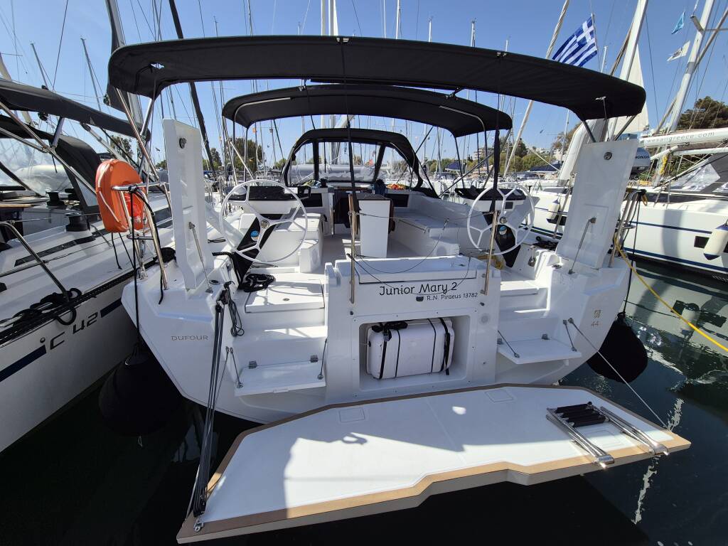 Dufour 44, 