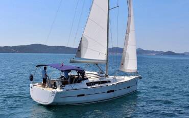 Dufour 460 GL, Lola