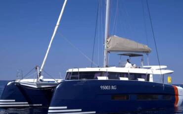 Dufour 48 Catamaran, VAR-BLUE HULL, AC+GEN., UNDERWATER LIGHTS