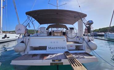 Dufour 520 Grand Large, Maestoso