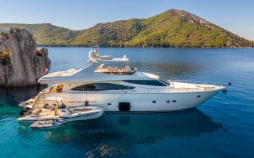 Ferretti Yachts 830, Cipriana