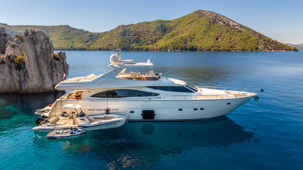 Ferretti Yachts 830, Cipriana