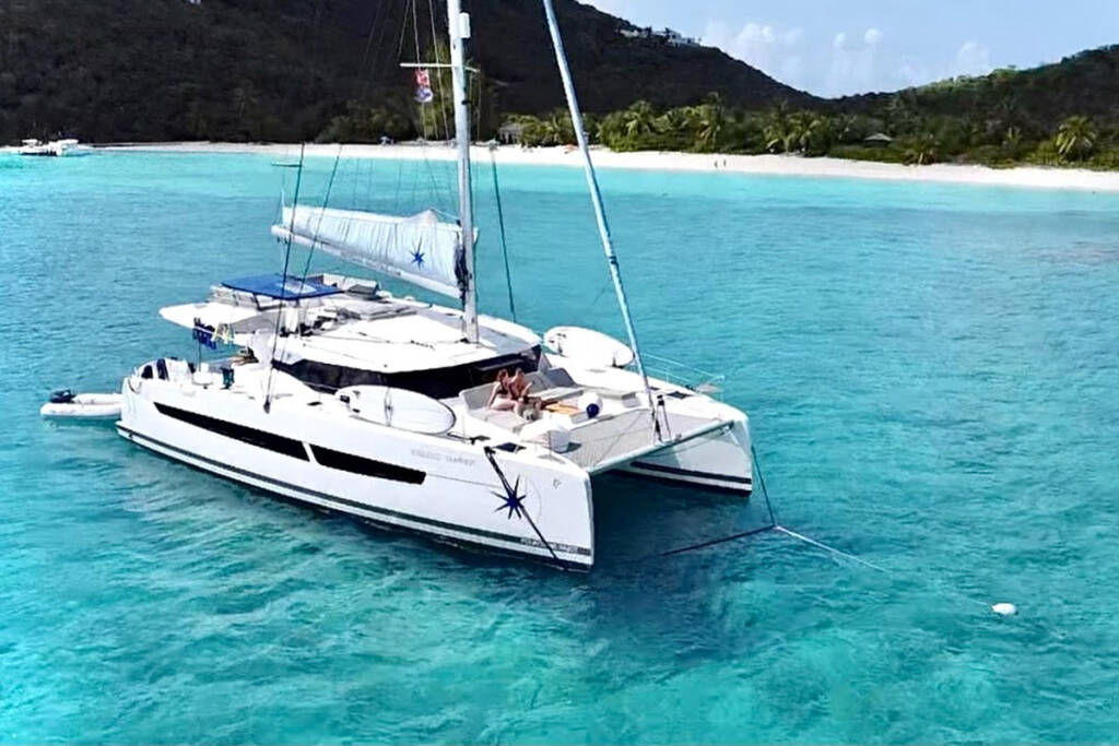 Fountaine Pajot Aura 51, V Circle
