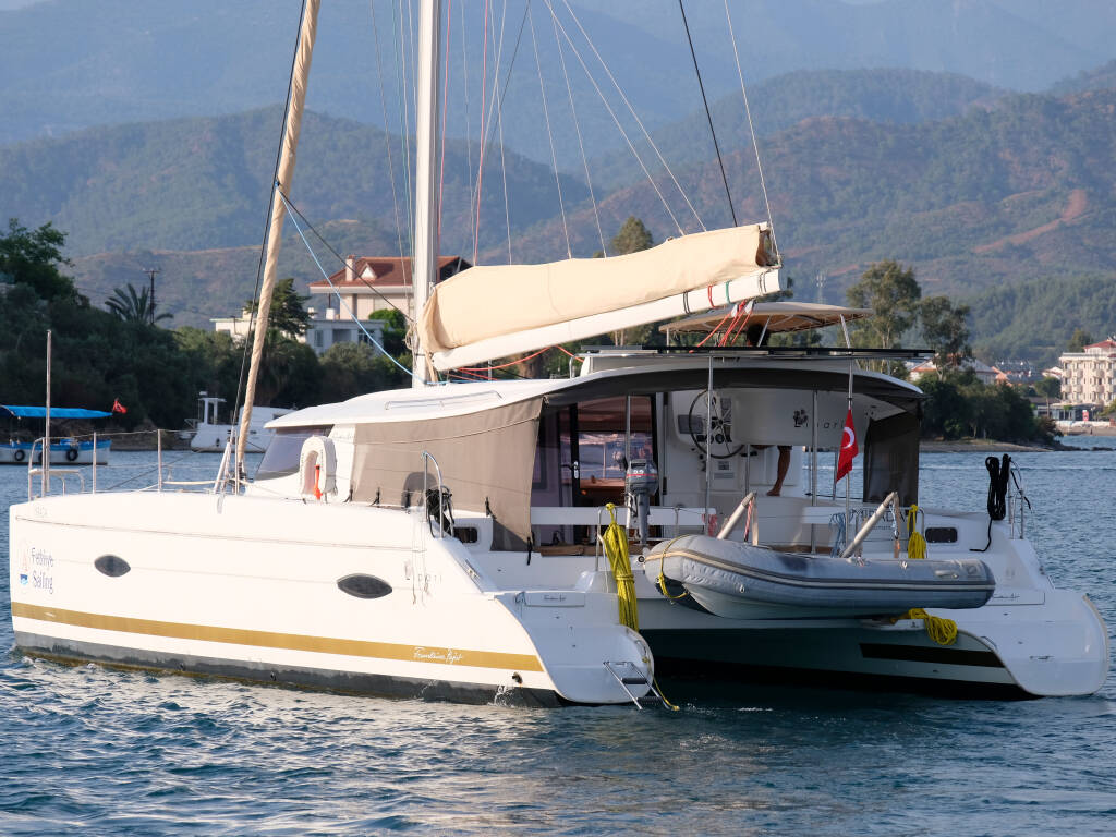 Fountaine Pajot Lipari 41, Mirada