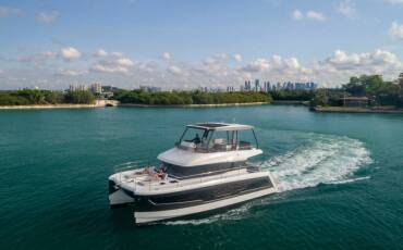 Fountaine Pajot MY5, Mala