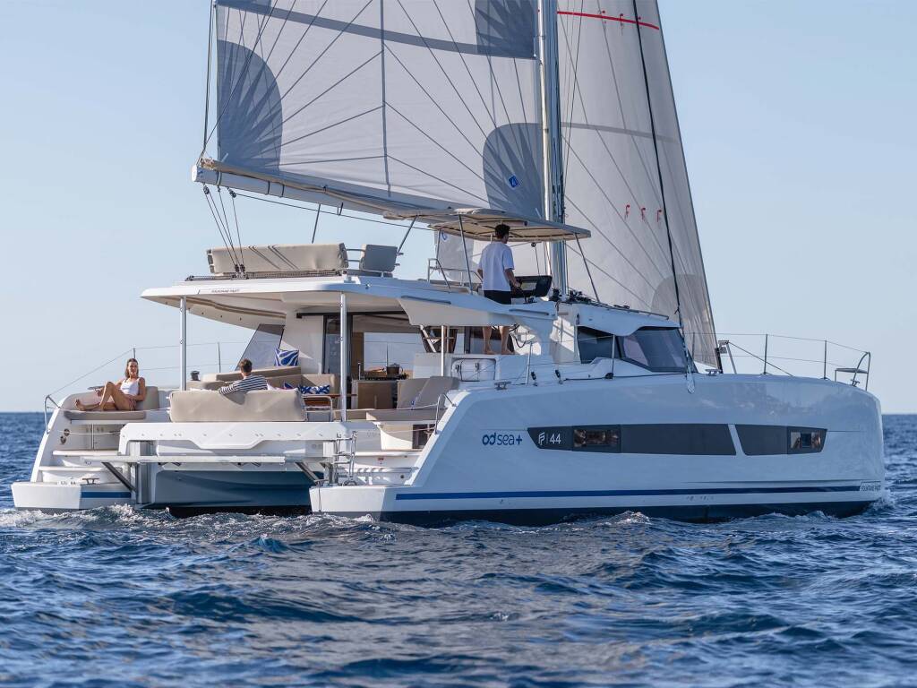 FP 44 , FOUNTAINE PAJOT44/16