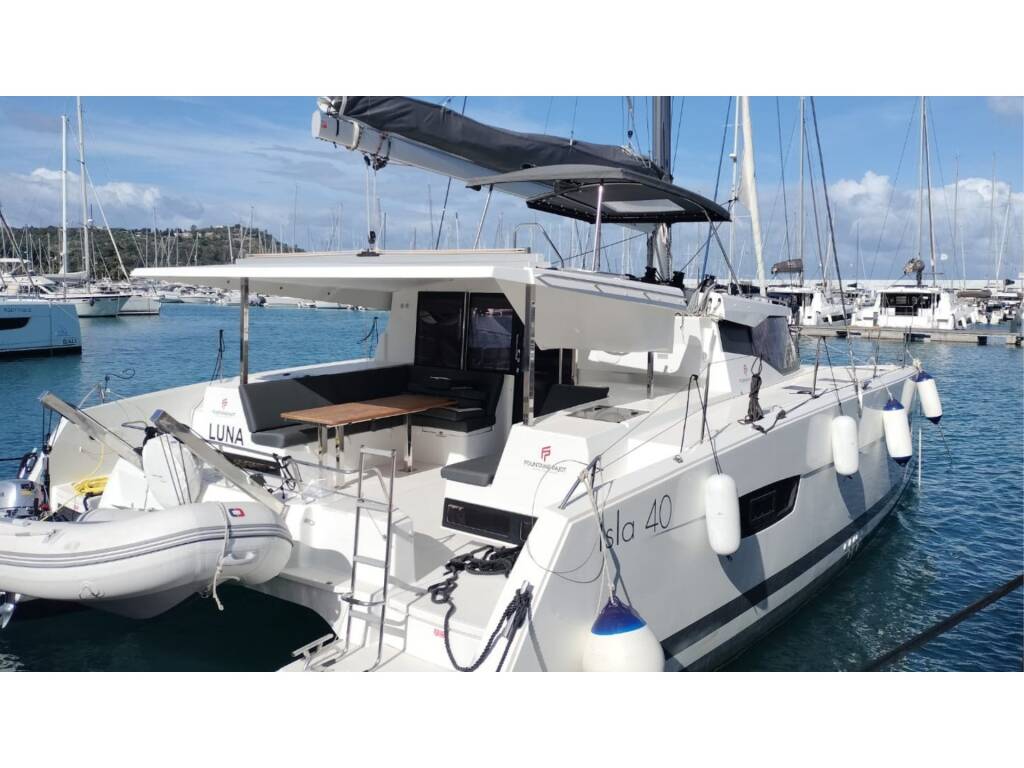 Isla 40[G], Luna