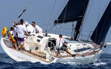 Italia Yachts 12.98 Black Pearl