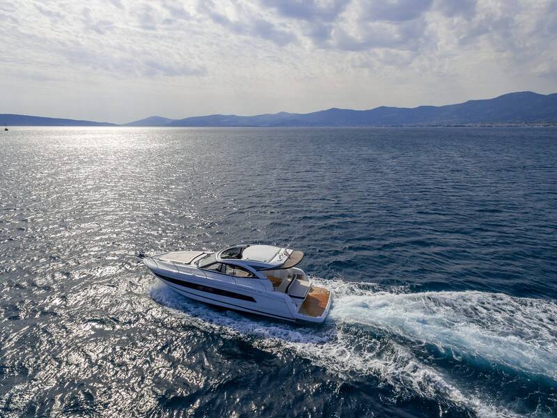 Jeanneau Leader 36, CHROMIA