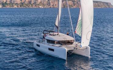 Lagoon 40, MATHEWS