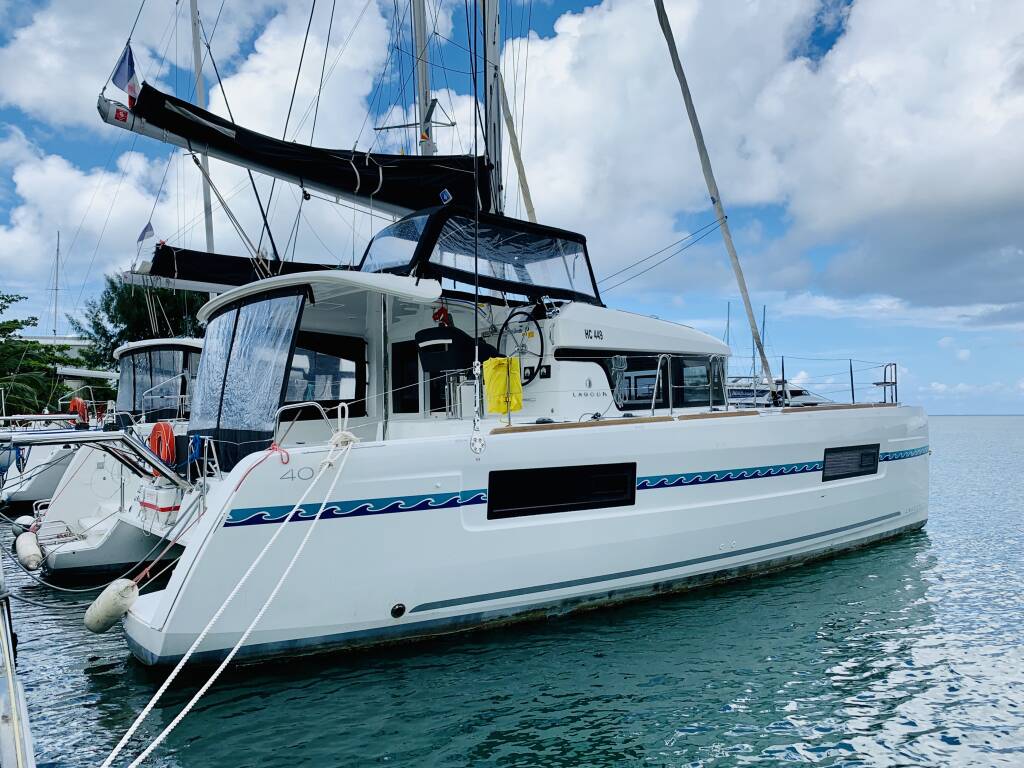 Lagoon 40, Unique