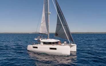 Lagoon 40 SAILOR MOON