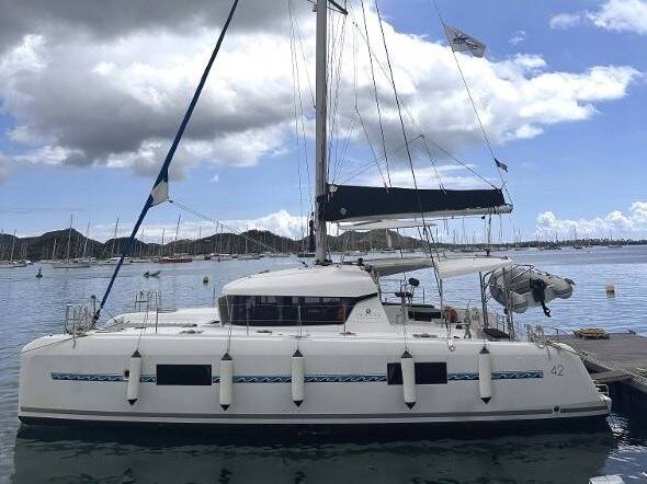 Lagoon 42, Martine