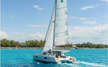 Lagoon 42, WHITE LADY