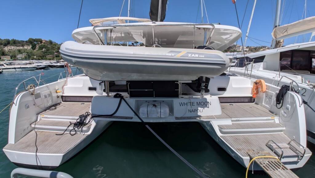 Lagoon 42, MIRRA