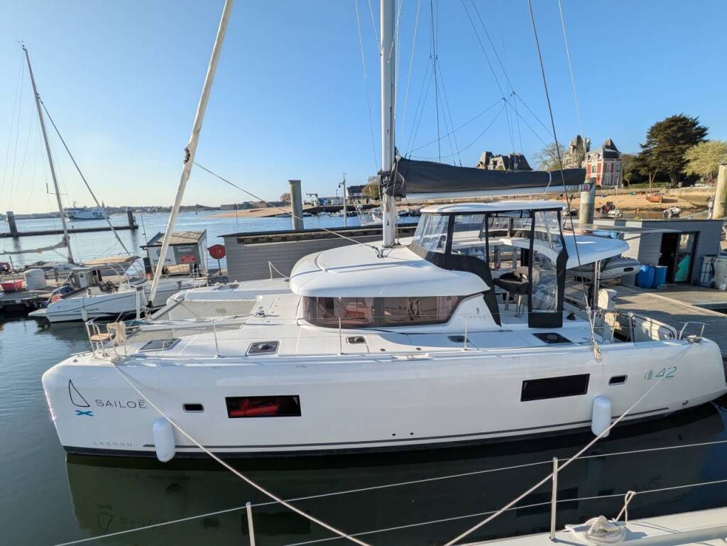 Lagoon 42, 