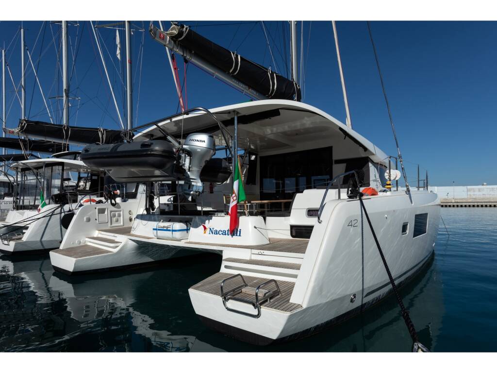 Lagoon 42, New